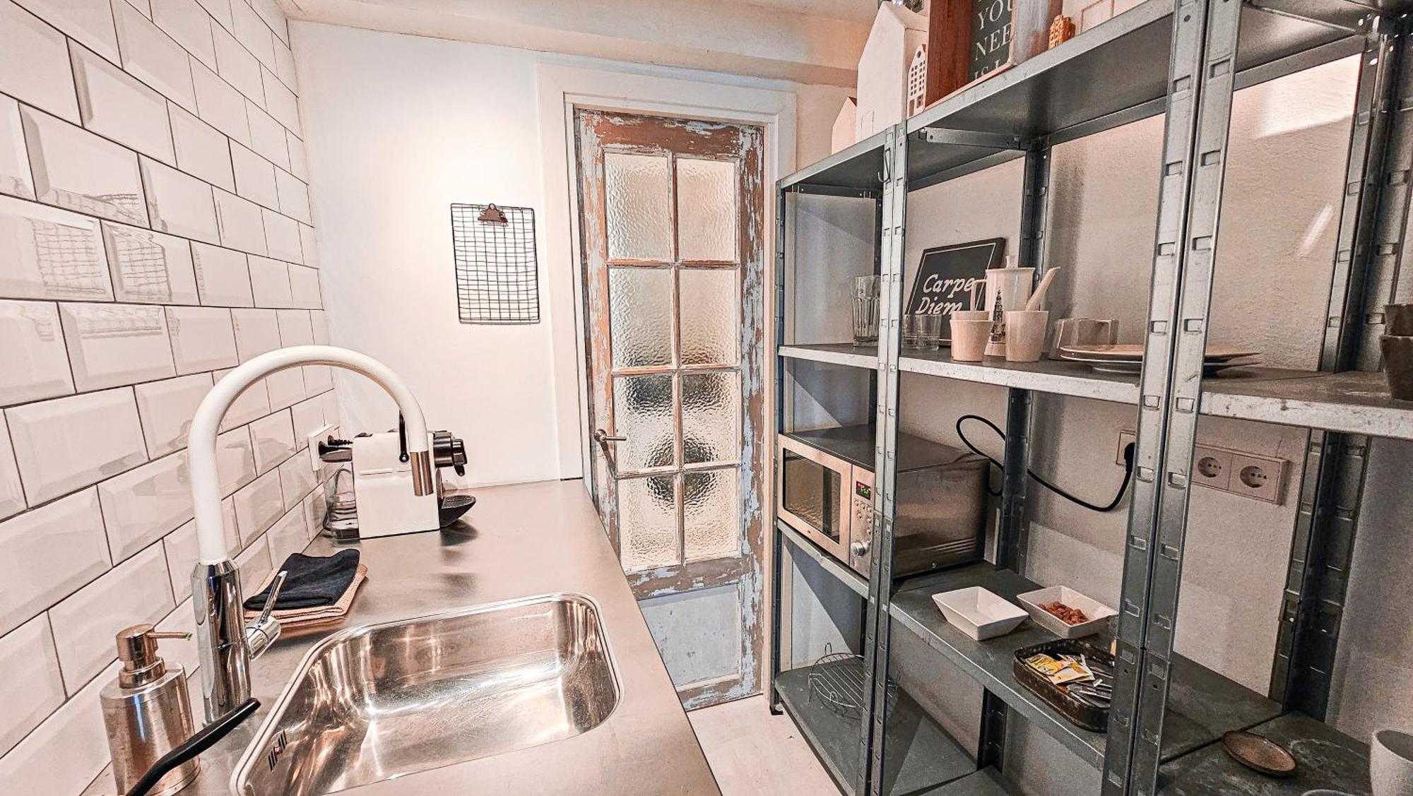 The White Wilde - Studio In A Historic Canalhouse From 1799 Amsterdam Eksteriør bilde