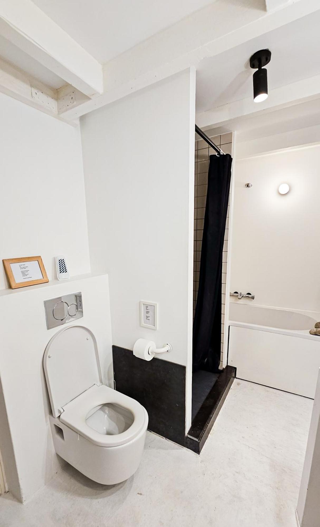 The White Wilde - Studio In A Historic Canalhouse From 1799 Amsterdam Eksteriør bilde
